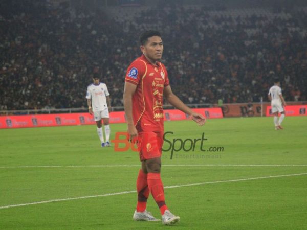 Fajar Fathurrahman dalam laga Persija vs Arema FC pada laga pekan ke-20 Super League 2025/2026 di Stadion Utama Gelora Bung Karno, Jakarta, Minggu (8/2/2026).