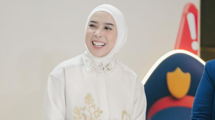 FITRI TROPICA - Aktris, presenter dan komedian ternama seperti Fitri Tropica berbagi pengalamannya menghadapi percobaan penipuan online. Fitrop menyadari pentingnya pembekalan edukasi bagi masyarakat tentang cara menghindari penipuan online