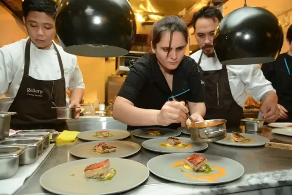 Dituduh Tendang dan Pukul Pegawai, Chef Restoran Terbaik di Dunia Bilang Begini -