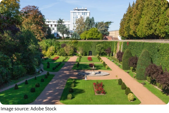Grüner Himmel über der Stadt