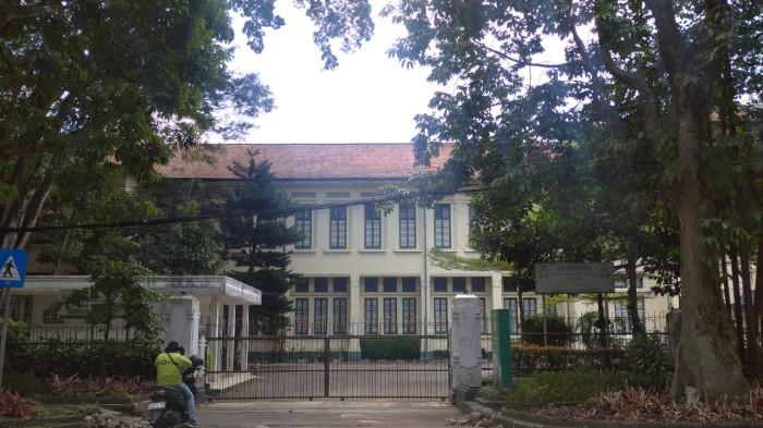 SEKOLAH - Suasana SMAN 5 Bandung, pada Sabtu (14/3/2026). Sebuah rekaman video menampilkan dugaan tawuran antara pelajar SMAN 5 dan 2 Bandung, viral di media sosial. 