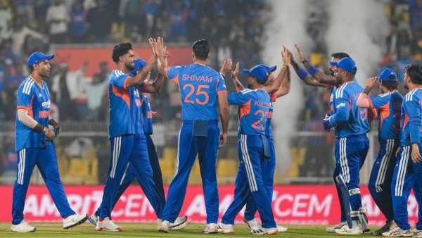 Team India player forced to walk with the help of crutches, video goes viral before IPL 2026