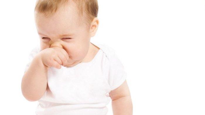 Ilustrasi bayi yang sering bersin-bersin, berikut cara mudah untuk mengatasinya