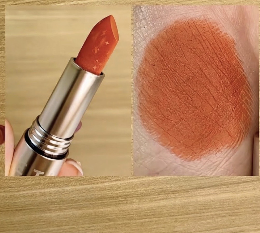 Chọn son đỏ cổ điển