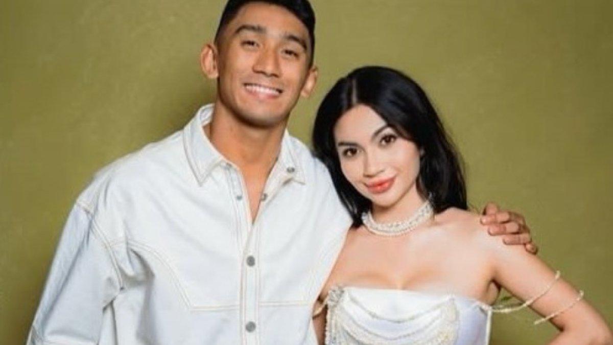 Potret kemesraan Daffa Wardhana dan  Ariel Tatum mendadak lenyap dari sosial media masing-masing.