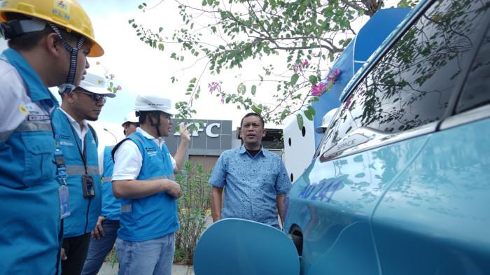 General Manager PLN UID Sumut saat berbincang