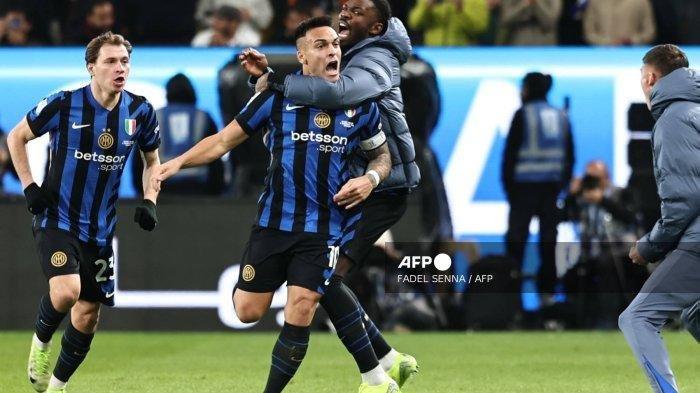 INTER MILAN MENANG (ARSIP) - Penyerang Inter Milan, Lautaro Martinez merayakan gol dalam laga final Piala Super Italia di Al-Awwal Stadium pada 6 Januari 2025. (FADEL SENNA/AFP)