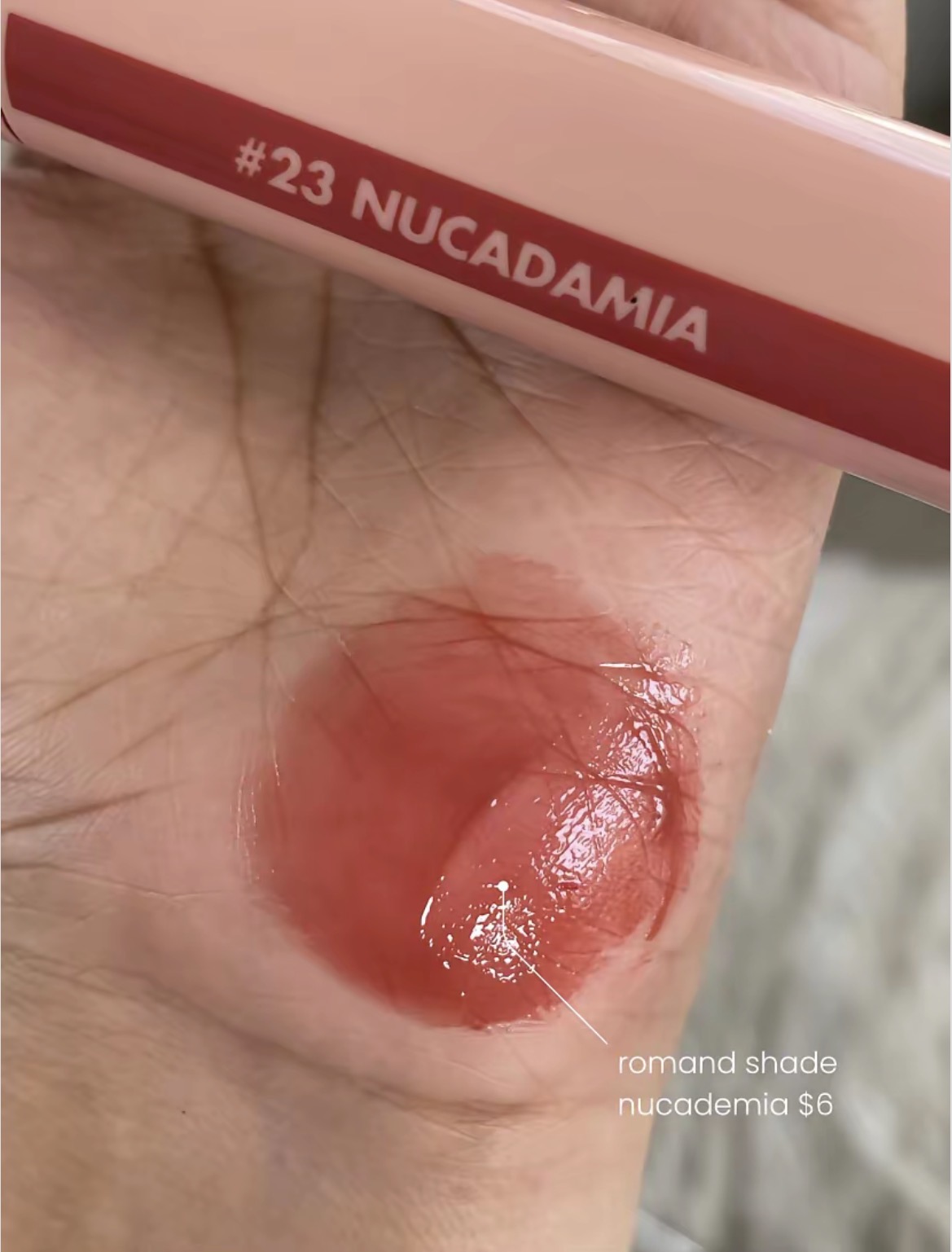 Son môi xuân tươi mới