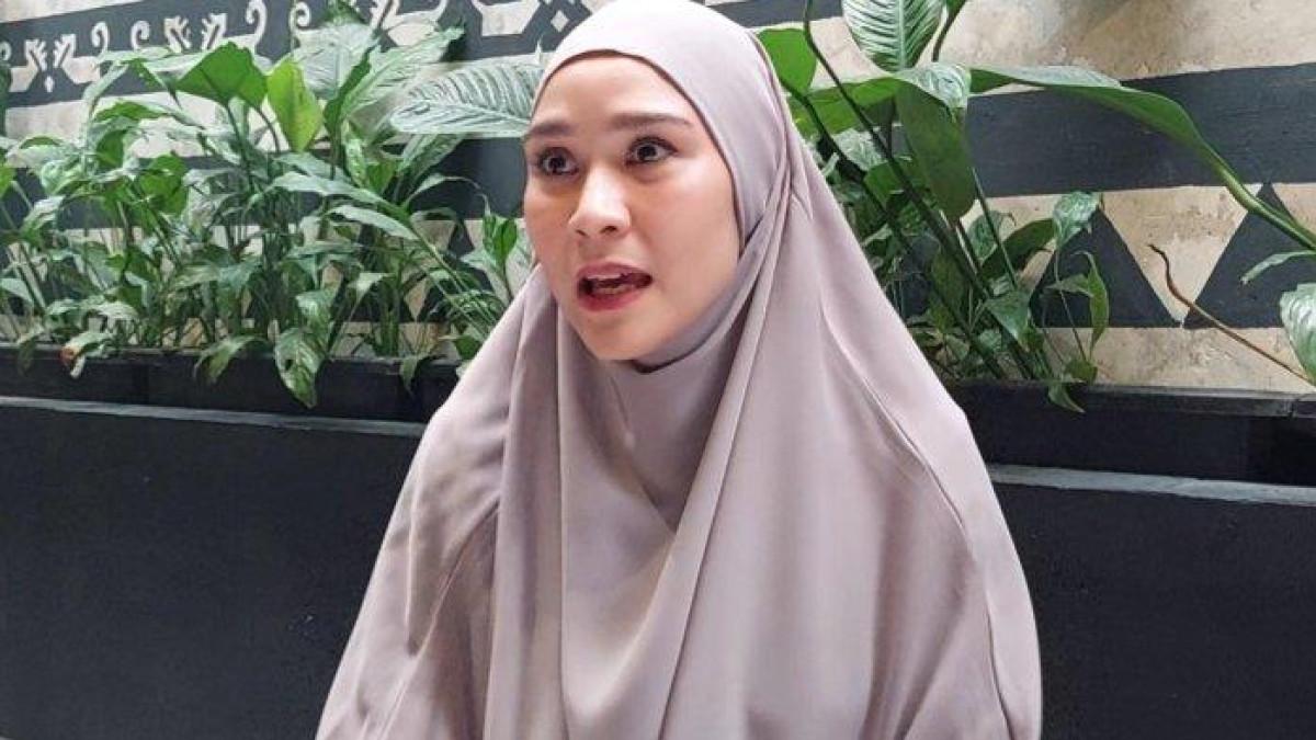 PENGANIAYAAN - Terungkap kronologis karyawan Zaskia Adya Mecca jad korban penganiayaan saat berada di jalan hingga diinjak kepala dan lehernya oleh sang pelaku.