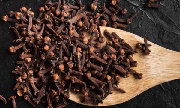Clove Water For Hair