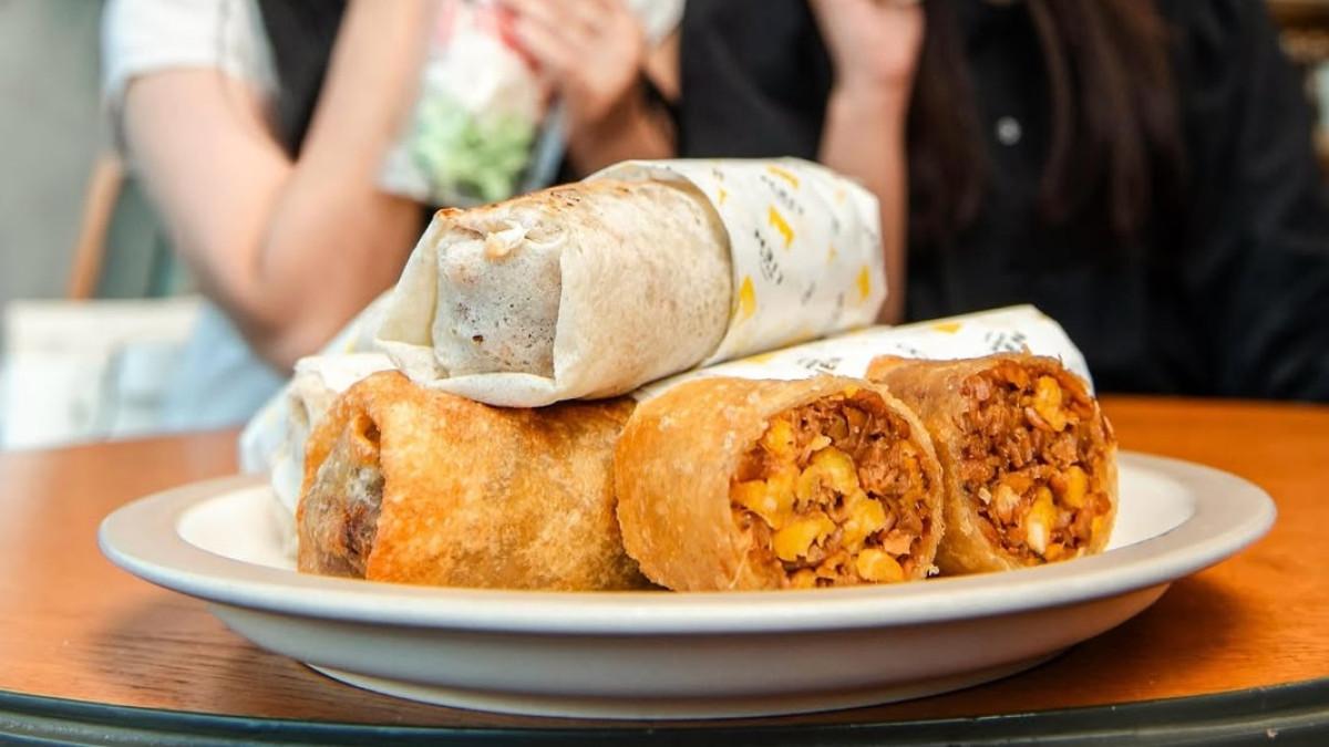 Loenpia Mbak Lien, satu lumpia enak di Semarang untuk oleh-oleh