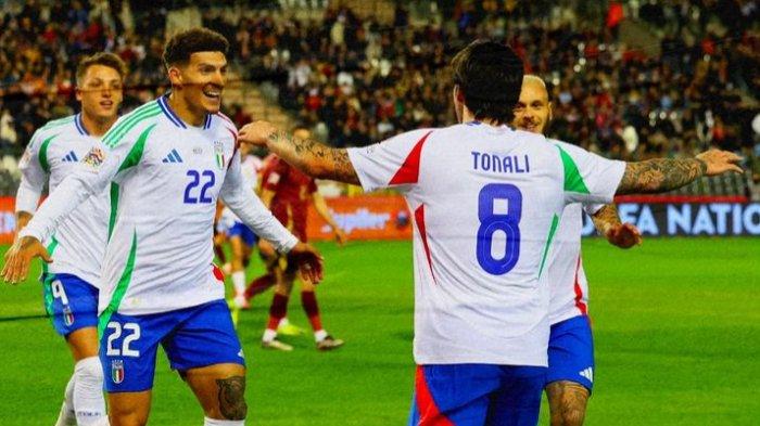 Selebrasi Sandro Tonali usai cetak gol pada laga Italia vs Belgia di UEFA Nations League 2024/2025, Jumat (15/11) dini hari WIB.