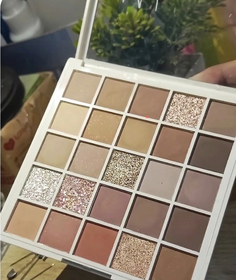 Bí kíp chọn màu mắt tự nhiên