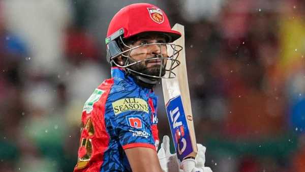 IPL 2026: Cooper Connolly hit the ball to Shreyas Iyer, Punjab captain fell and started writhing in pain, then this situation happened.