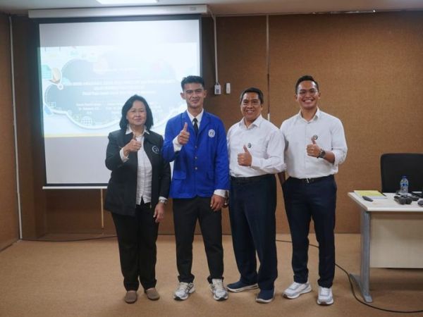 Pratama Arhan baru saja menyelesaikan sidang skripsi di Program Sarjana Manajemen Fakultas Ekonomi dan Bisnis (FEB), Universitas Dian Nuswantoro (Udinus) Semarang pada Rabu (1/4/2026).