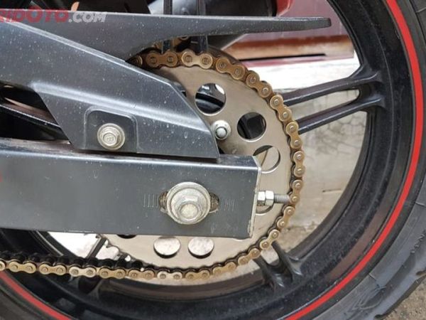 Ilustrasi rantai motor bekas