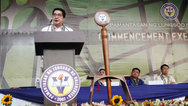 Lance Y. Gokongwei speaks to students at an event in 2019. Photo courtesy of JG Summit Holdings