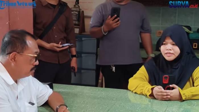 PENIPUAN WO - Tangkap layar video youtube SURYA.co.id saat Wakil Wali Kota Surabaya, Armuji, mendatangi rumah pemilik usaha Wedding Organizer (WO) dan Catering, di lingkungan Suromulang, Surodinawan, Kecamatan Prajurit Kulon, Kota Mojokerto, pada Kamis (2/4/2026). Armuji mendampingi sejumlah pasangan calon pengantin asal Surabaya dan Mojokerto yang terkena tipu pemilik WO tersebut.