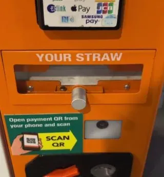 Demi Konten, Remaja Ini Nekat Jilat Sedotan dan Berujung Ditangkap