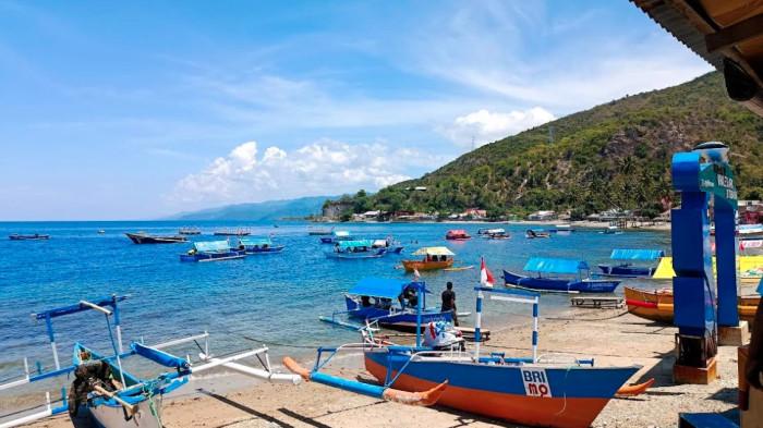 WISATA HIU PAUS--Suasana di Wisata Hiu Paus Botubarani Kecamatan Kabila Bone, Kabupaten Bone Bolango, Gorontalo. Sabtu (4/4/2026). Sumber foto: TribunGorontalo.com/Jefri Potabuga.