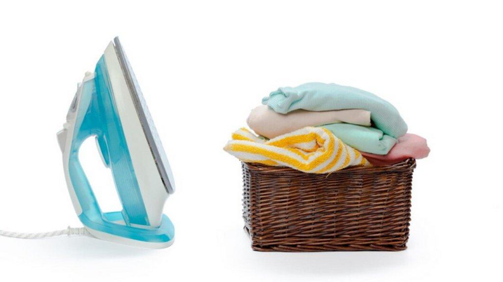 Ilustrasi setrika uap.