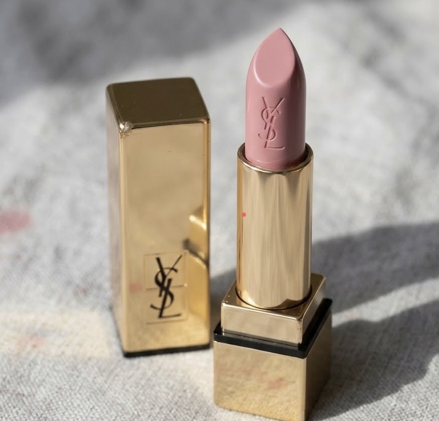 Makeup Minimalism Magic