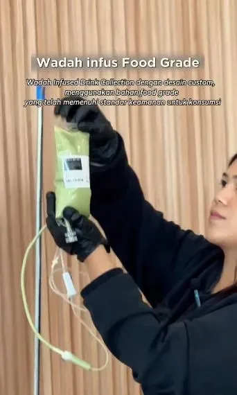 Kafe di Batam tawarkan menu unik berupa sajian minuman dalam kemasan infus