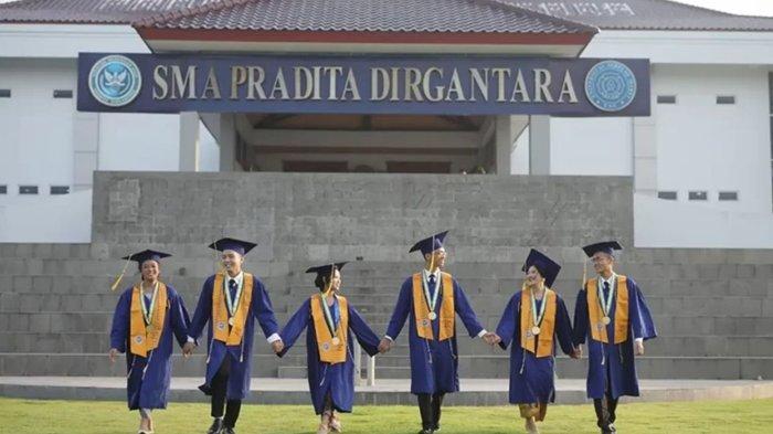 SMA ELITE BOYOLALI - Ilustrasi siswa sekolah lulus dari SMA Pradita Dirgantara Boyolali, Jawa Tengah, beberapa waktu lalu. SMA Pradita Dirgantara terpilih menjadi salah satu Sekolah Garuda Transformasi dengan kurikulum nasional dan International Baccalaureate (IB).