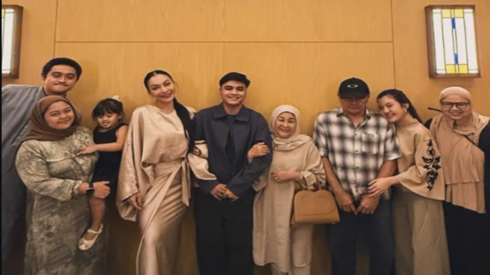 DENADA BERTEMU RESSA - Momen pertemuan Denada dan Ressa Rizky Rossano saat rayakan Lebaran. Hal ini diunggah Denada lewat Instagram miliknya, Selasa (24/3/2026).