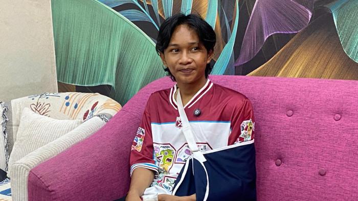 FAJAR SADBOY KECELAKAAN - Konten kreator Fajar Sadboy menjelaskan kondisinya usai mengalami kecelakaan tunggal dalam jumpa pers di kawasan Tebet, Jakarta Selatan, Kamis (9/4/2026). 