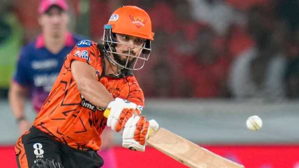 SRH vs RR: Ishan Kishan missed a century but got such a beating, Rajasthan players fought among themselves for the wicket.