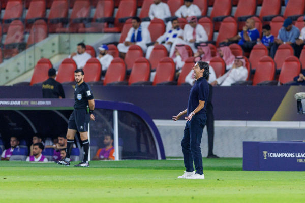 JEDDAH, SAUDI ARABIA - APRIL 13: Simone Inzaghi team Manager of Al Hilal FC during the AFC Champions League Elite game between Al Hilal FC and Al Sadd SC at Prince Abdullah AlFaisal Sports City on April 13, 2026 in Jeddah, Saudi Arabia. (Photo by Abdullah Ahmed/Getty Images)