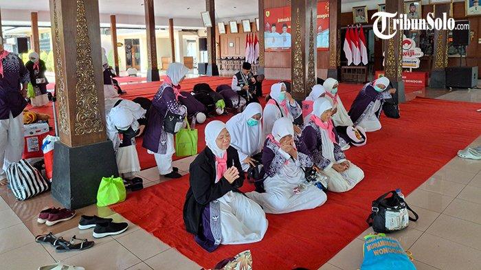 HAJI - Ilustrasi jemaah haji asal Wonogiri. Jumlah jamaah calon haji asal Wonogiri yang akan berangkat ke Tanah Suci pada tahun 2026 mengalami peningkatan signifikan
