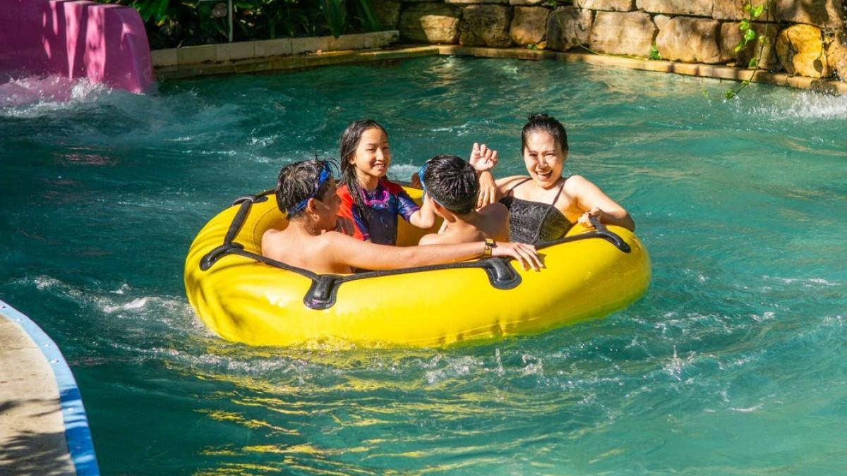 Mulai dari Mini Boomerang sampai Lazy River, semua bisa kamu nikmati seharian di Waterbom Bali.