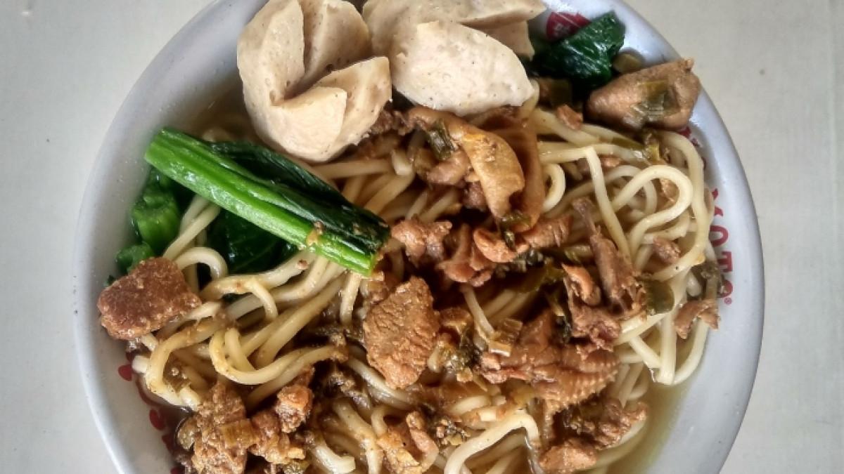 Ilustrasi mie ayam jamur, kuliner enak yang cocok untuk menu sarapan.