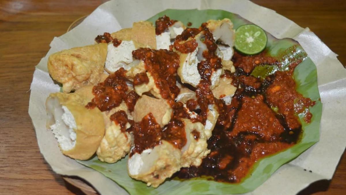 Batagor Haji Isan, satu batagor legendaris di Bandung 2026 yang masih jadi incaran hingga sekarang.