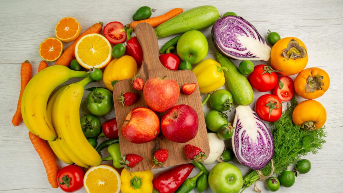 Ilustrasi buah dan sayur, makanan kaya serat, vitamin dan mineral yang baik untuk kesehatan
