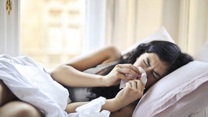 Ilustrasi rajin membuang ingus jadi salah satu cara alami mempercepat penyembuhan pilek