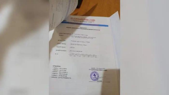 DOKUMEN PEMBELIAN FERRARI - Dokumen pembelian Ferrari seharga Rp 4,2 miliar yang mencatut identitas seorang guru honorer di Kuningan.