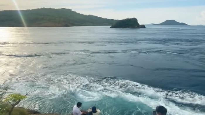 Selat Molo, gambaran keajaiba alam di Labuan Bajo - NTT