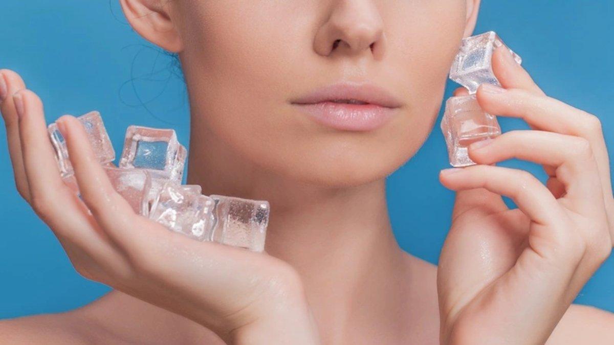 Es batu bisa kamu manfaatkan untuk menyembuhkan herpes di wajah.