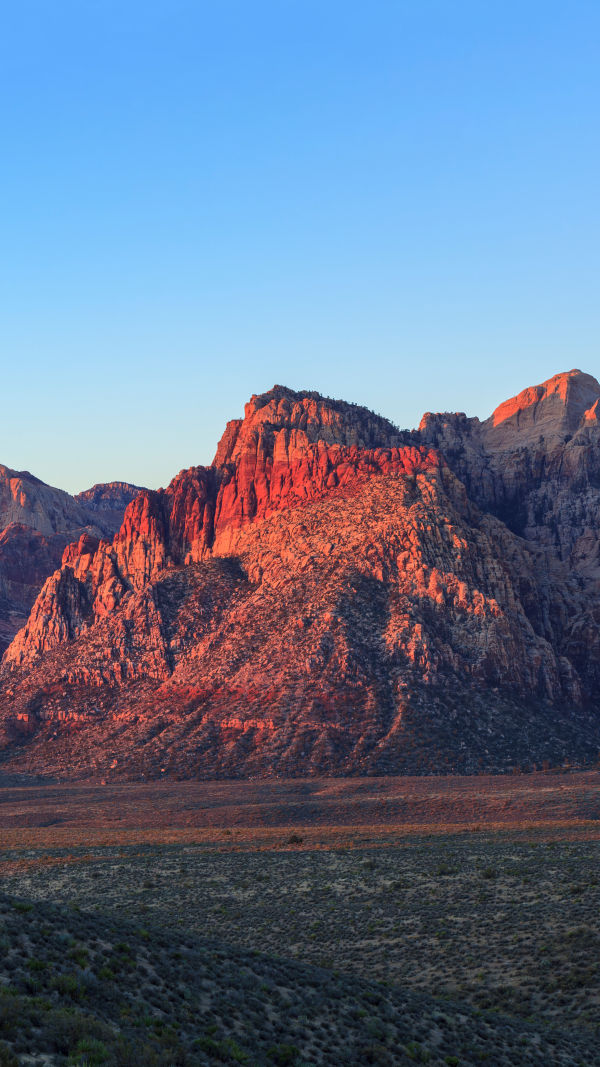 Crimson Desert Peaks