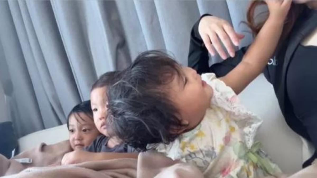 POSTINGAN JULE - Postingan Jule bersama anak-anaknya