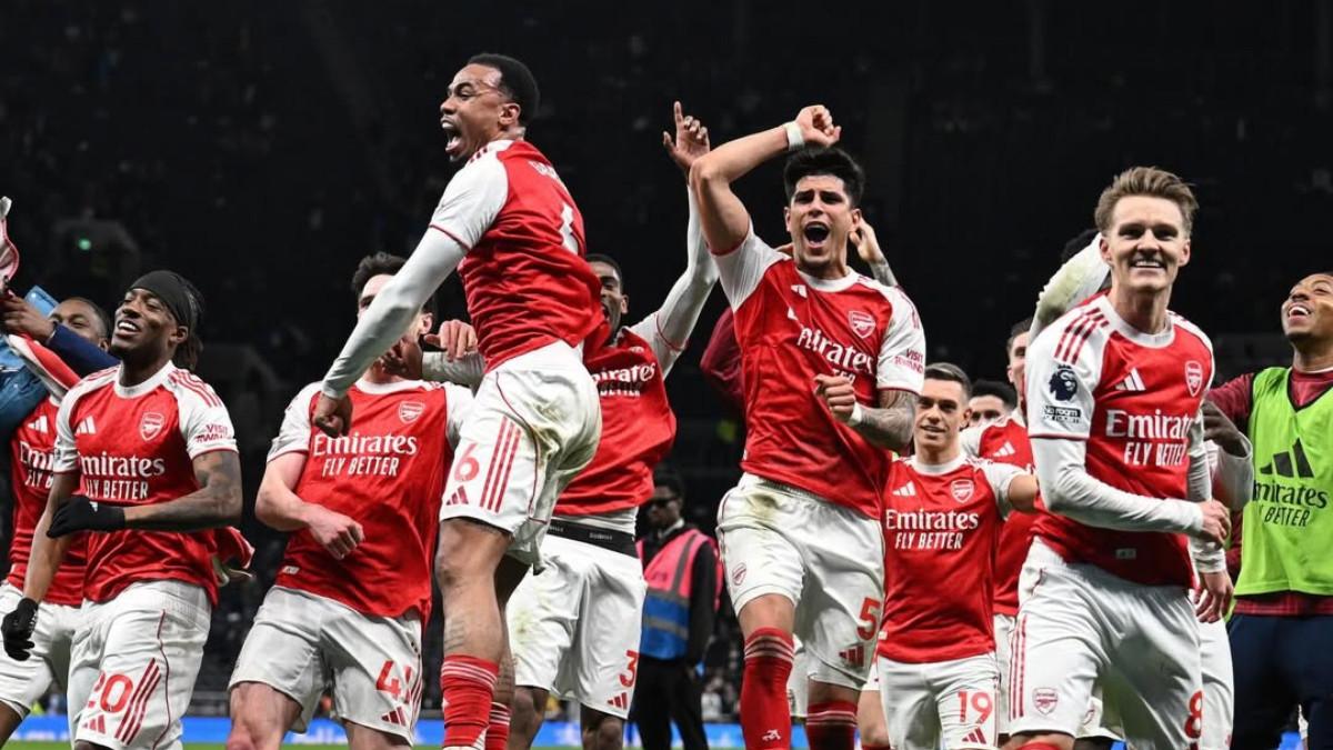 SKUAD ARSENAL -  Potret selebrasi pemain Arsenal pada unggahan foto Instagram @pierohincapiepada Senin (23/2/2026).