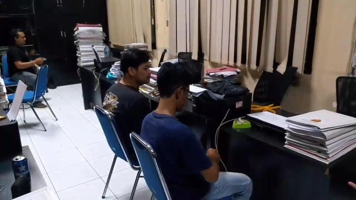 KASUS CIHIDEUNG - Korban dugaan penculikan Sutarno dan Fajar tengah dilakukan pemeriksaan seputar kejadian yang menimpa keduanya oleh unit Reskrim Polres Tasikmalaya Kota, Minggu (19/4/2026).