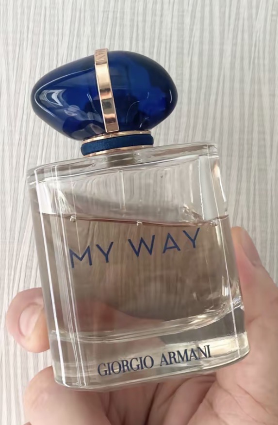 Two Scents Two Selves