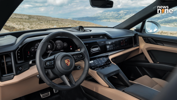 Porsche Cayenne Coupe Electric interior is well balanced between touch and physical buttons