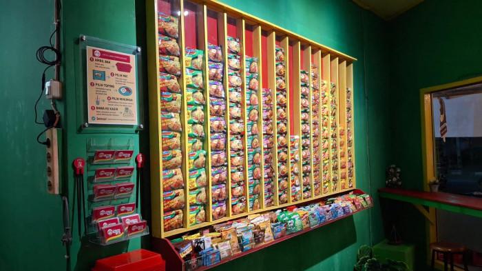 SUASANA -- Menu Pickmie Cafe, sebuah restoran lokal