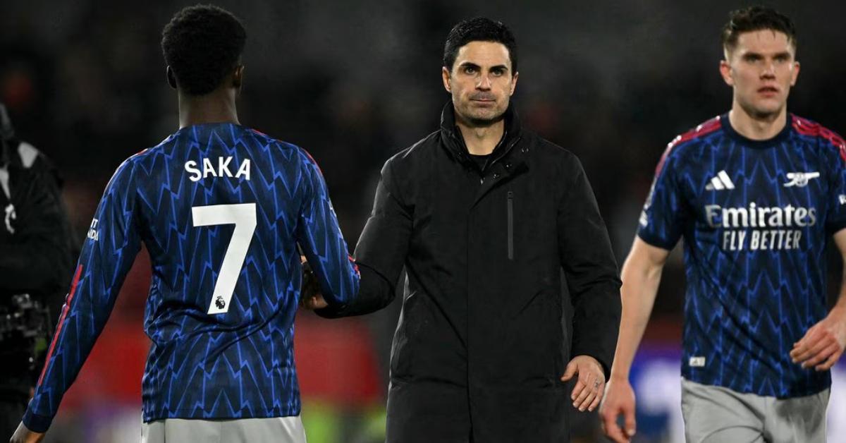 REAKSI ARTETA - Ekpresi datar pelatih Arsenal, Mikel Arteta setelah timnya diimbangi Brentford 1-1 di Gtech Community Stadium dalam lanjutan Liga Inggris 2025/2026, Jumat (13/2/2026) dini hari WIB.