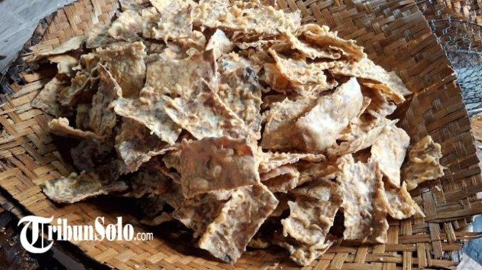 KRIPIK TEMPE BENGUK - Keripik tempe benguk di Lingkungan Grobog RT 2 RW 4 Kelurahan Wuryorejo Kecamatan/Kabupaten Wonogiri, Maret 2025.